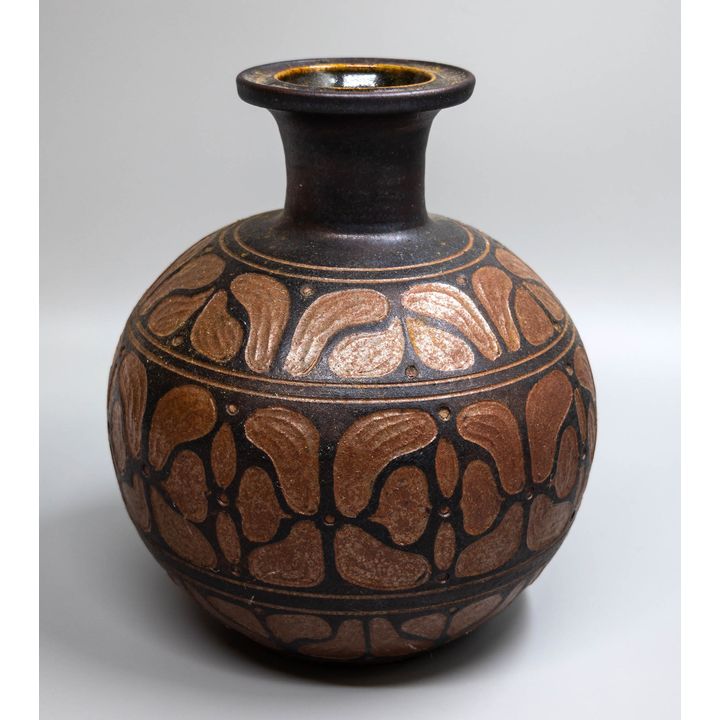 Graeme Storm - Stoneware spherical vase