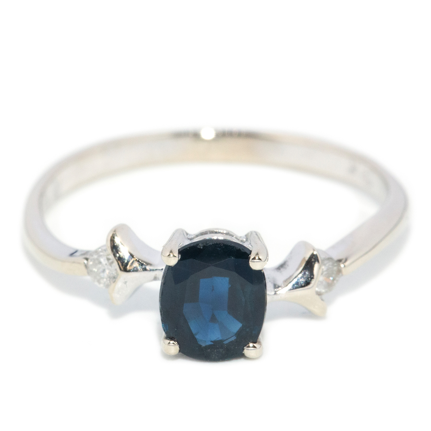31 · Sapphire & Diamond Ring in 18ct Gold