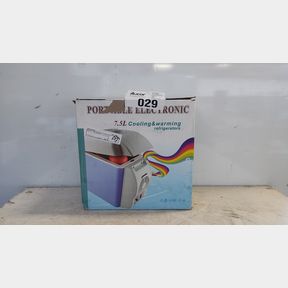 PORTABLE 7.5L ELECTRONIC WARMING AND COOLING COOLER BOX - PORTABLE 7.5L ELECTRONIC WARMING AND COOLING COOLER BOX