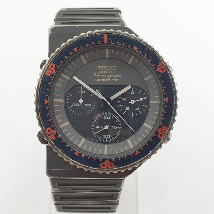Seiko 7A28-6000 "Aliens" Chronograph Designed By Giugiaro C1983