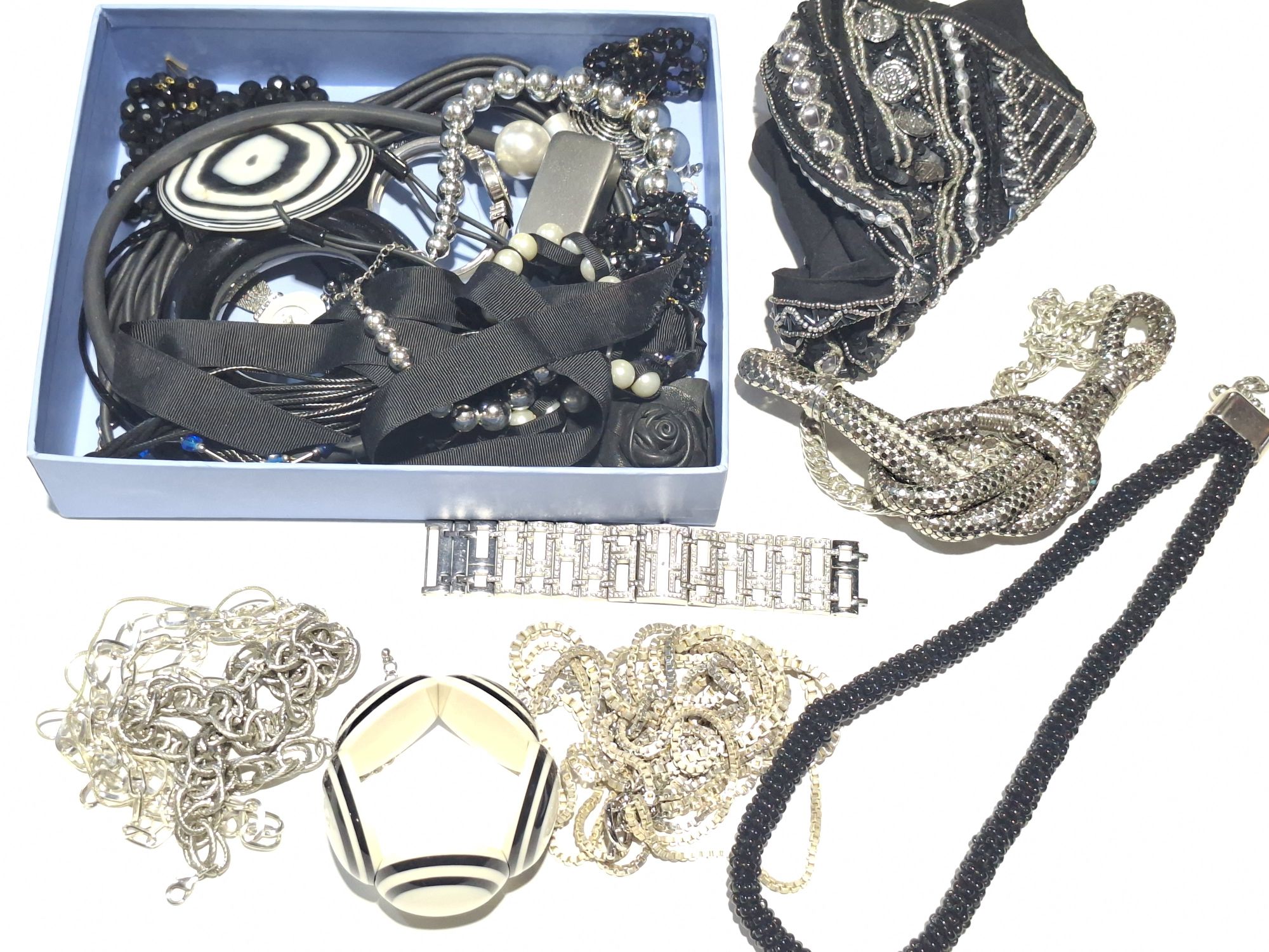 Modern Fashion Jewellery
