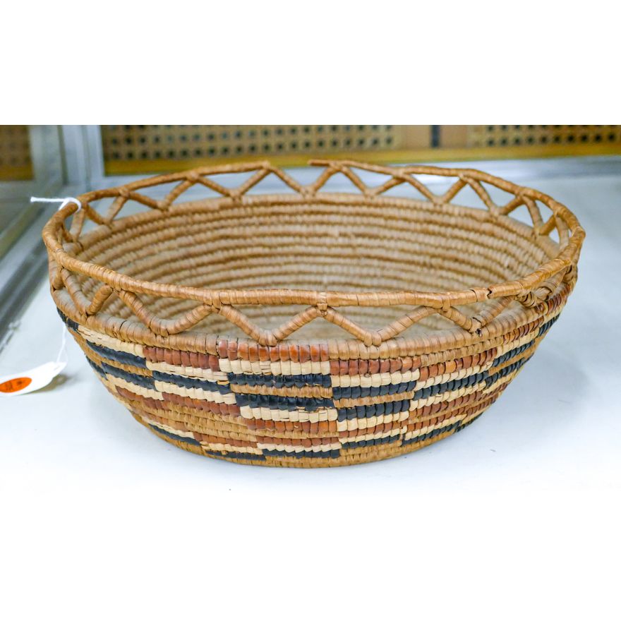 Antique Fraser River Indian Basket Bowl 10'' - One break to loop