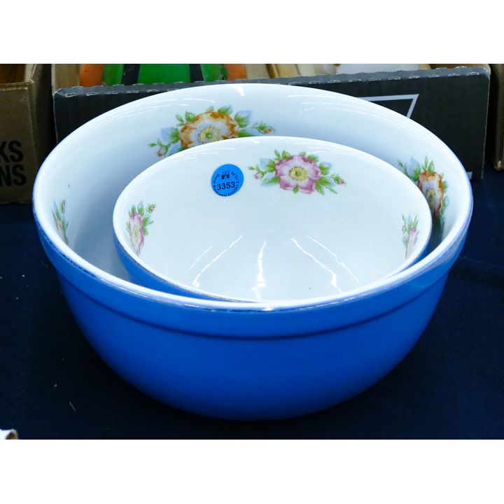 2pc Vintage Hall's Floral Mixing Bowls 6'' to 9''