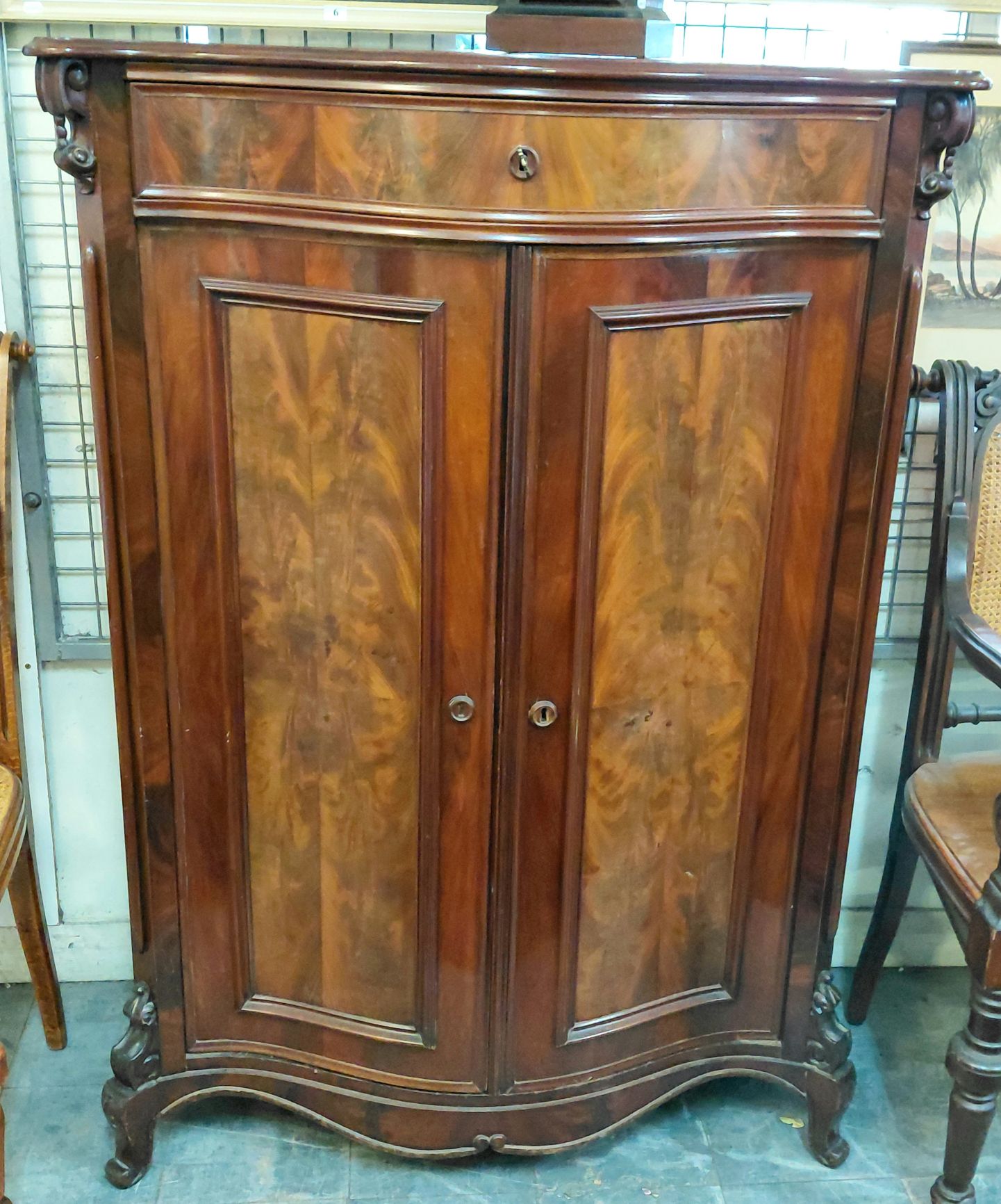8 · ANTIQUE MAHOGANY CABINET