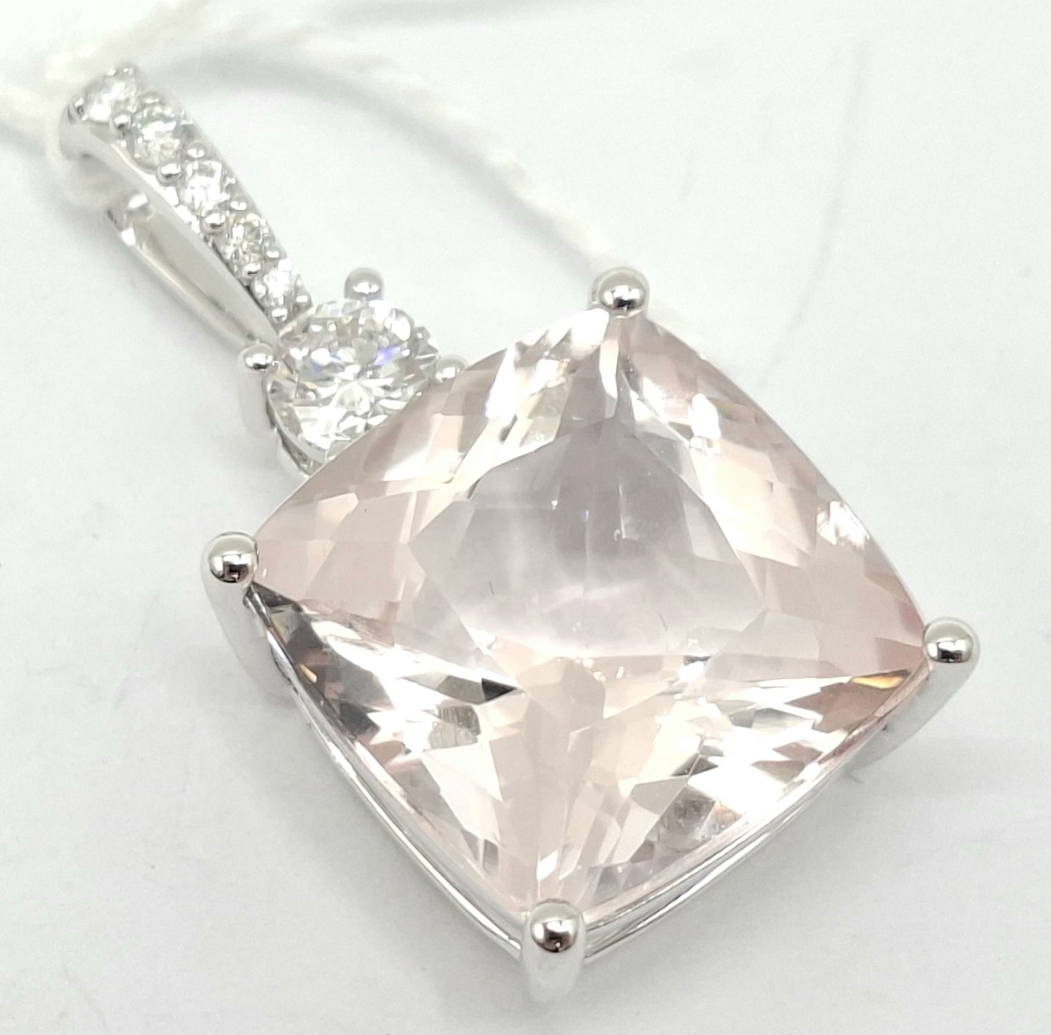 1155 · 9CT GOLD PENDANT