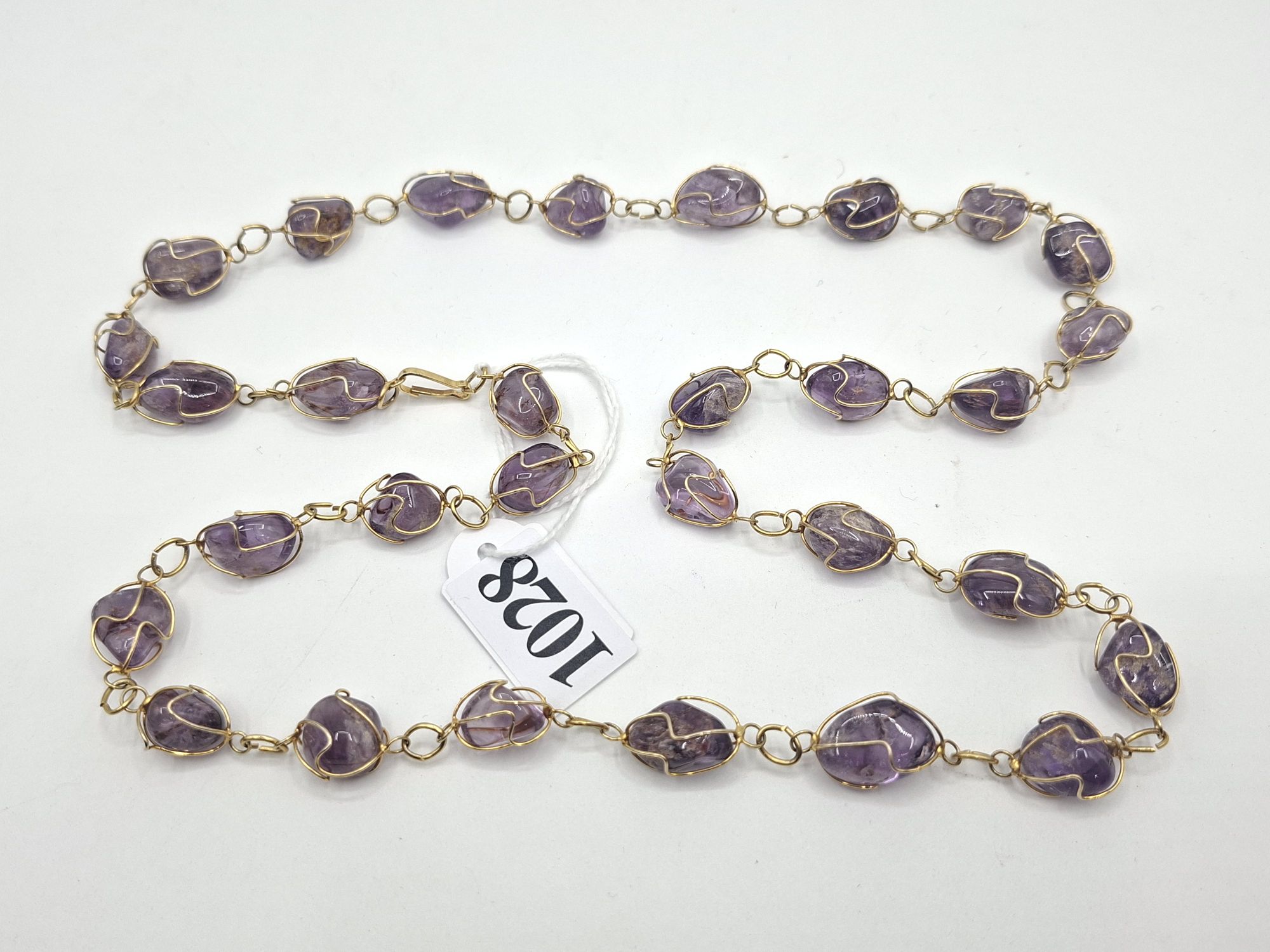 1028 · AMETHYST BEADED NECKLACE