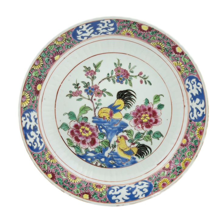 Talerz z kogutami, Chiny, okres Yongzheng (1723-1735)