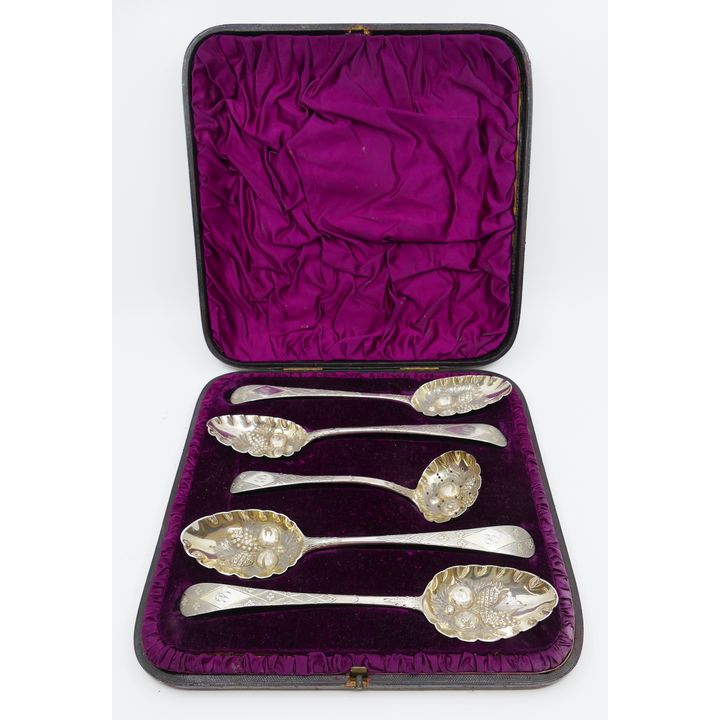 5pc English Georgian Sterling Silver Berry Spoons & Sugar Sifter in Presentation Box