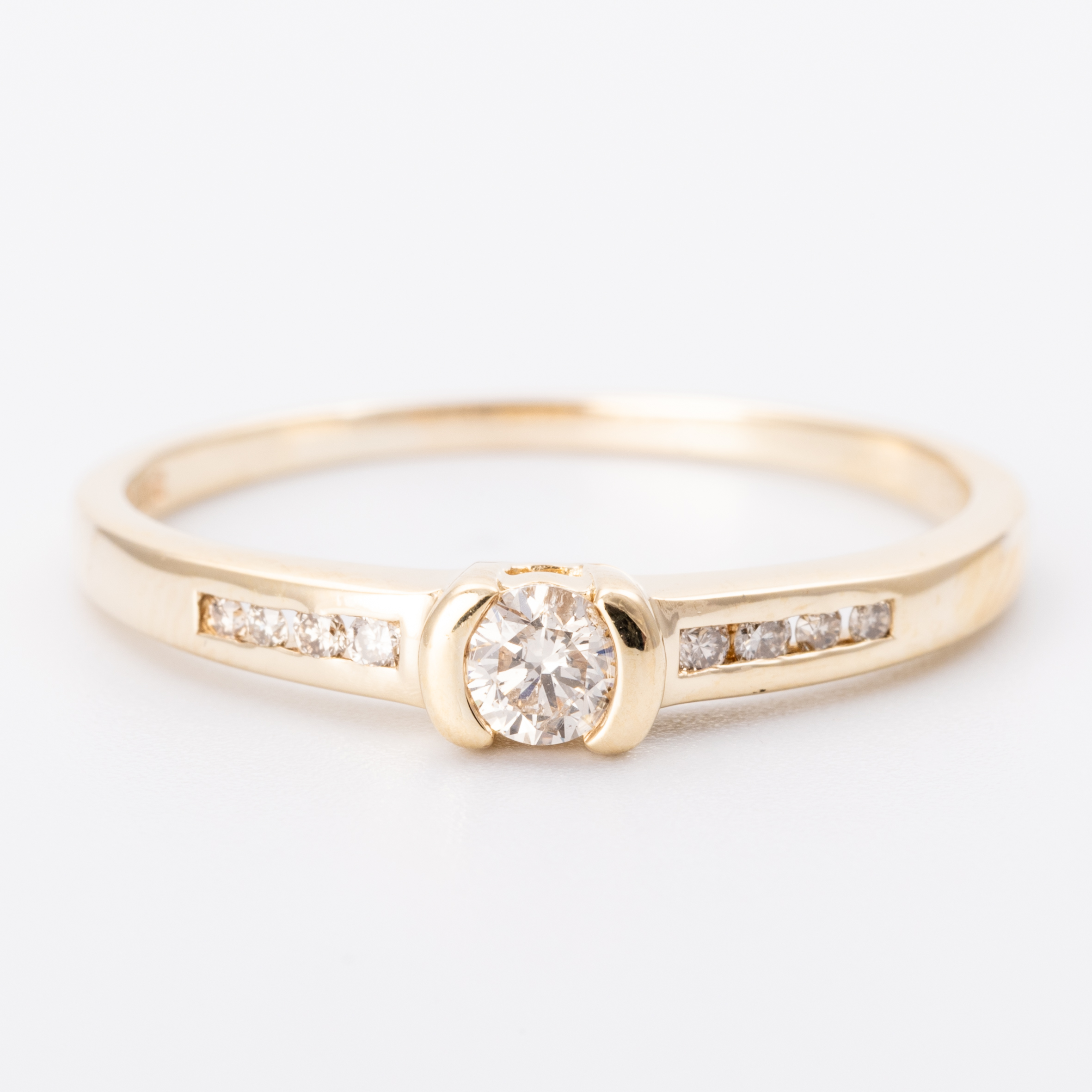 Diamond Ring 9ct Gold
