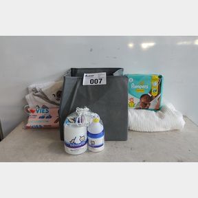 NEW BABY GIFT HAMPER - HAMPER WITH EVERYTHING TO SPOIL A NEW MOM BABY