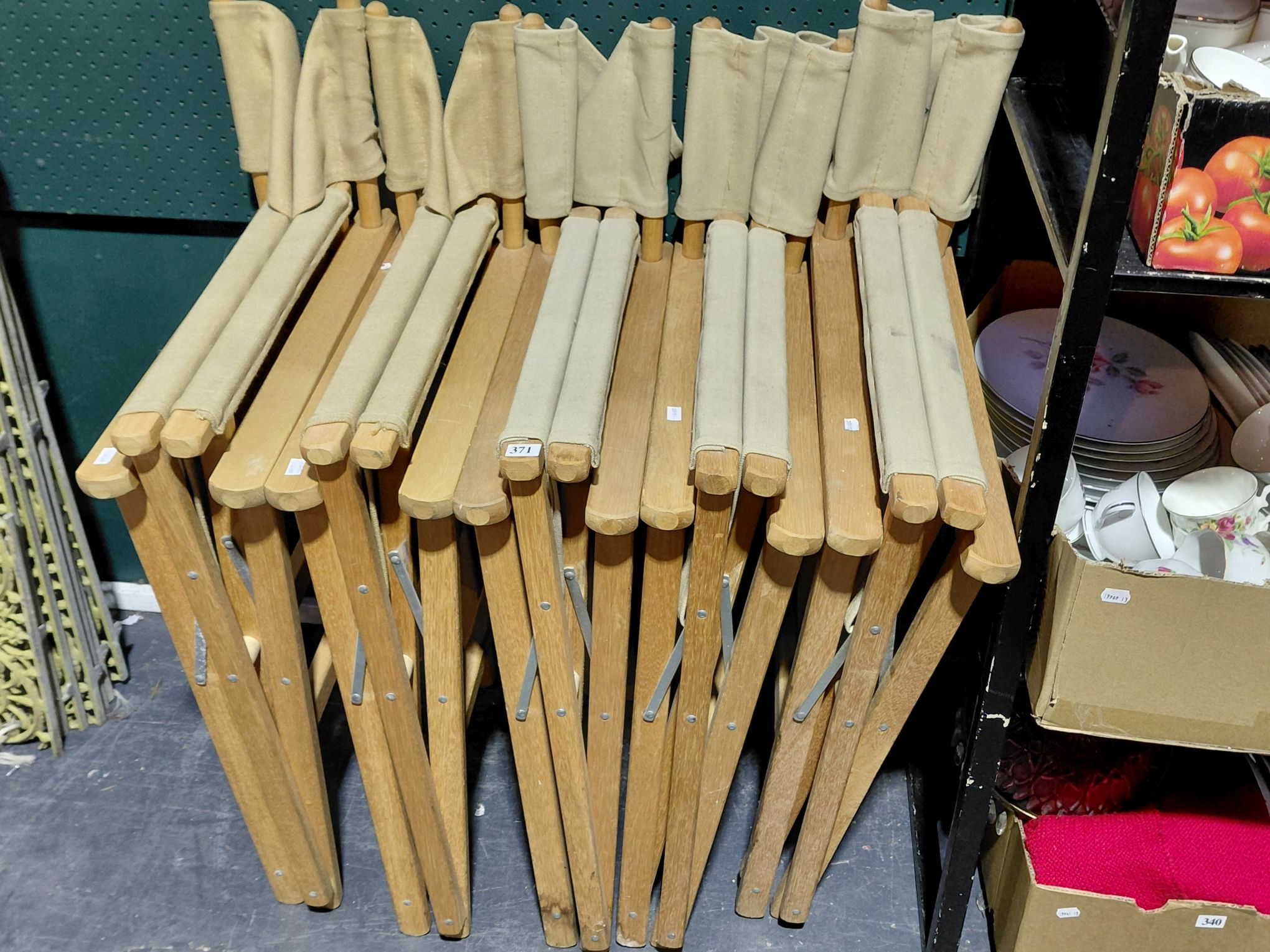 371 · FOLDING CHAIRS