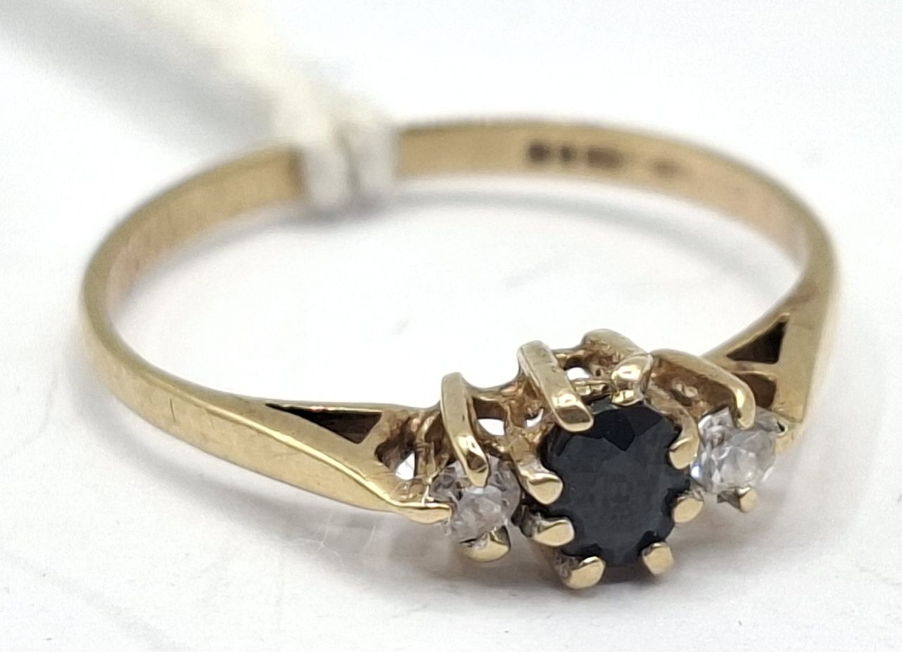 1063 · 9CT SAPPHIRE DRESS RING