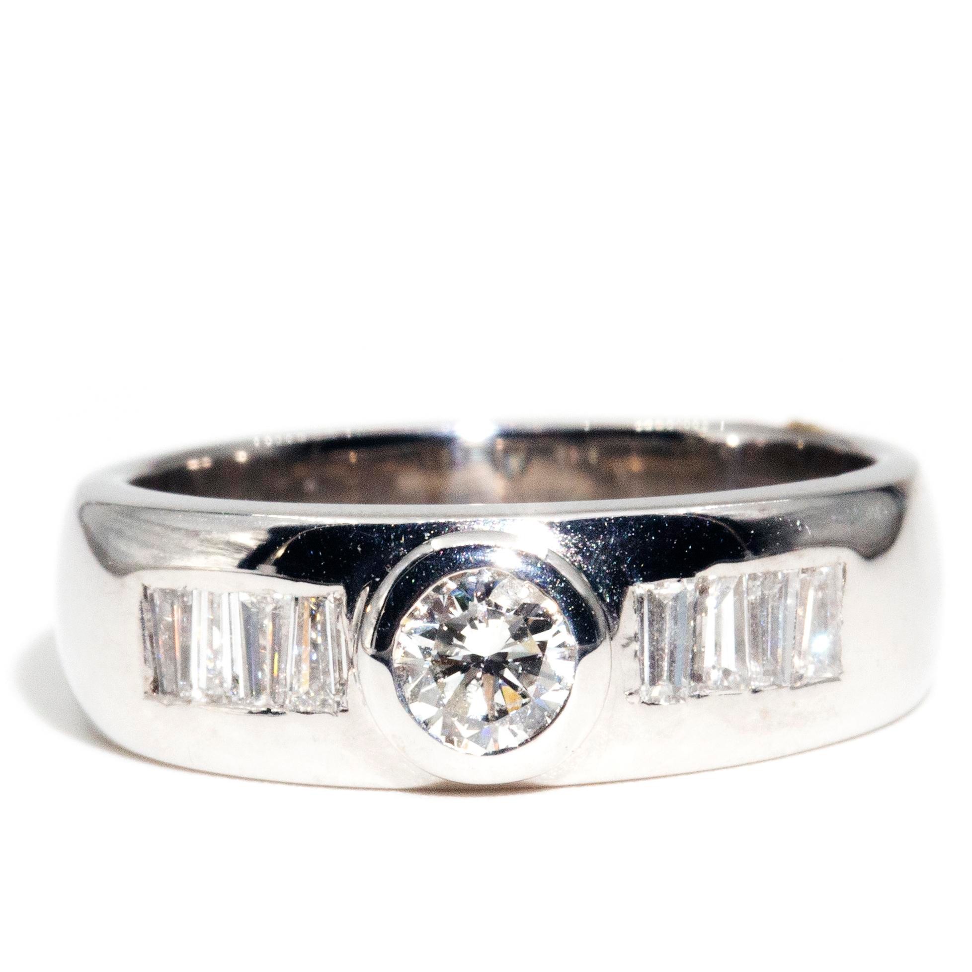 2660 · 18 Carat Gold Contemporary Diamond Ring