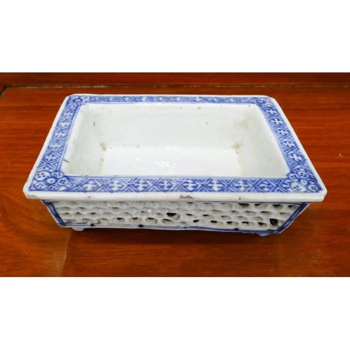 Antique Chinese B&W Porcelain Bowl Planter- 6.5'' with some edge flakes