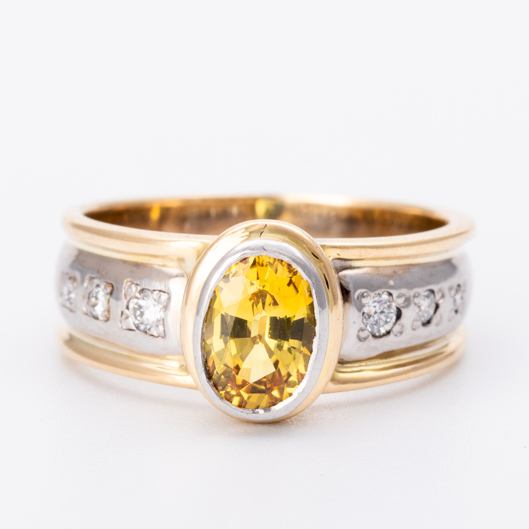 185 · Yellow Sapphire & Diamond Ring 18ct