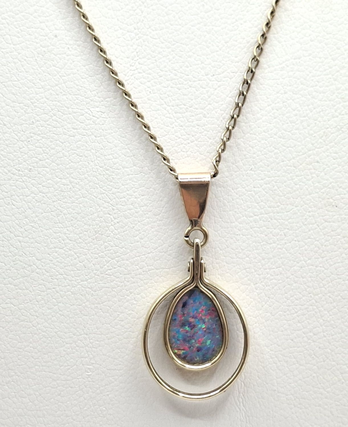 9ct Gold Opal Pendant
