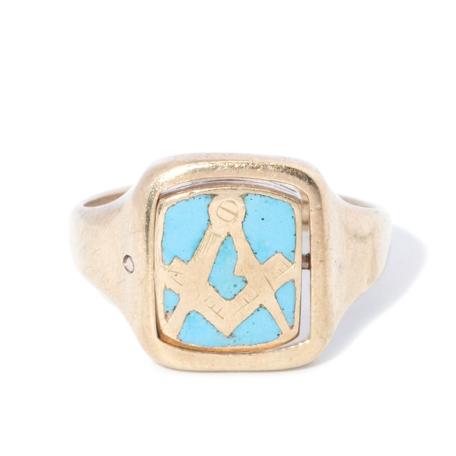 99 · 9ct Gold Enamelled Signet Ring