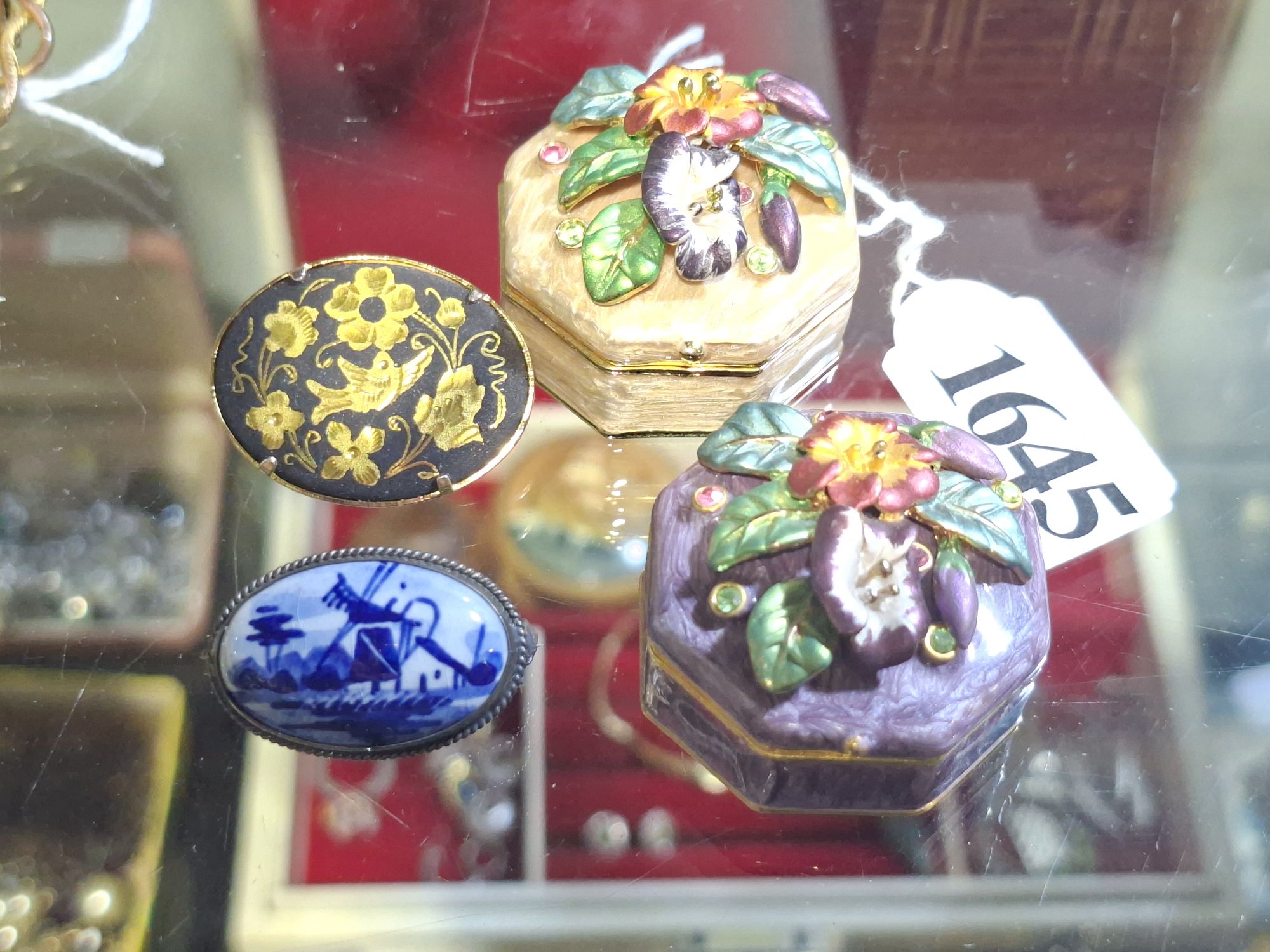 Ruccini Trinkets And Brooches