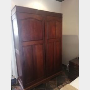 Beautiful Antique wardrobe in lovely condition