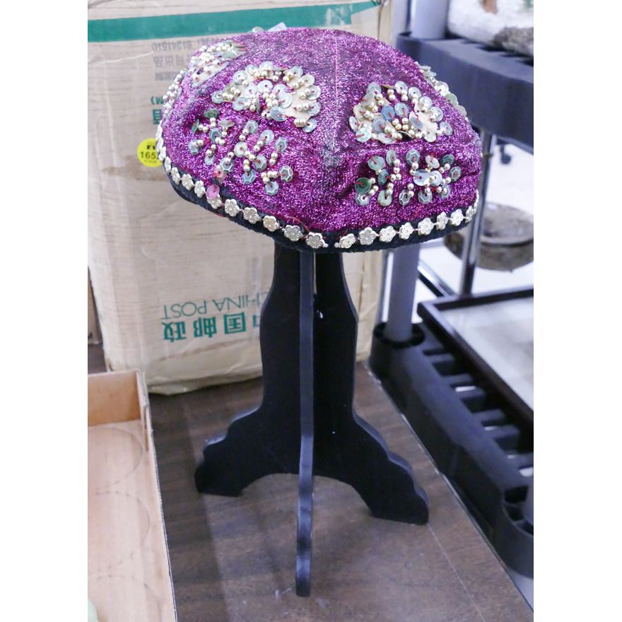 Case Asian Hat Display Stands and 1 Hat
