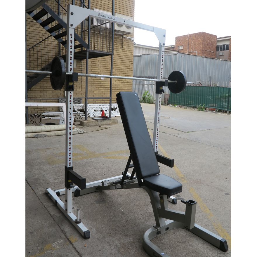 BODY SOLID GYM