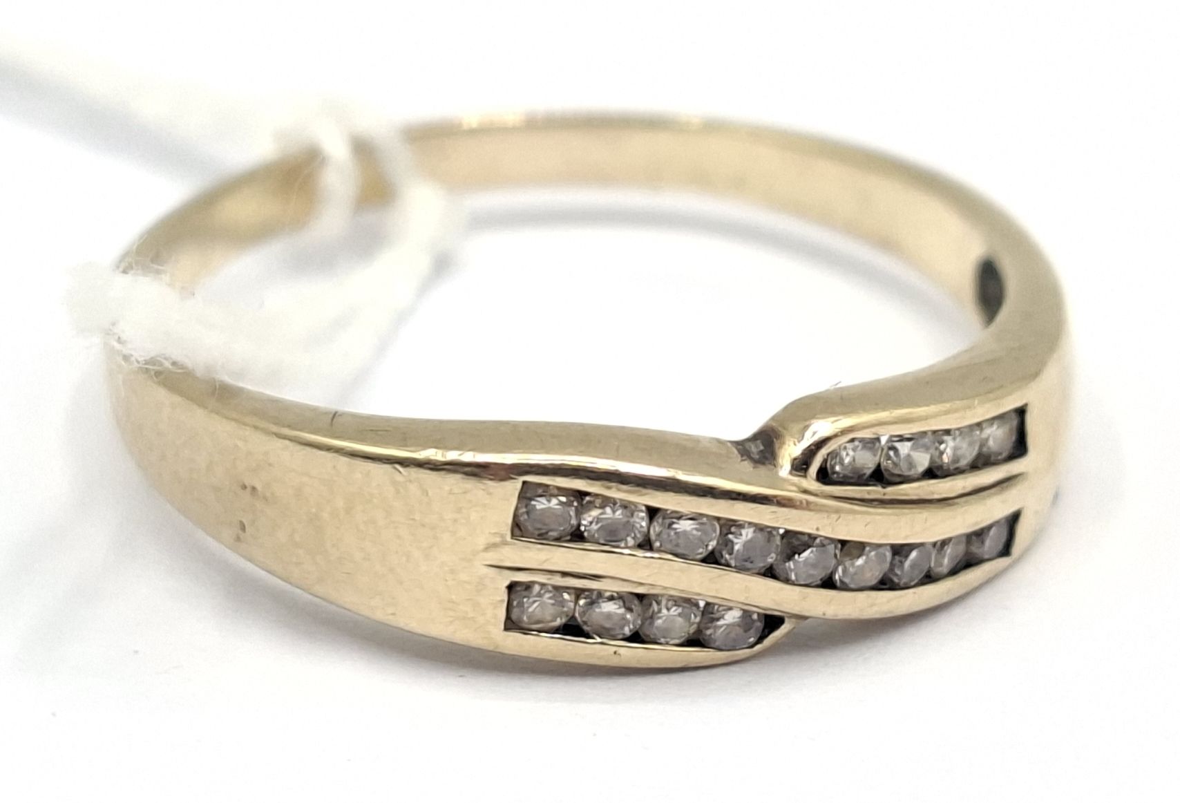 9ct Diamond Row Ring