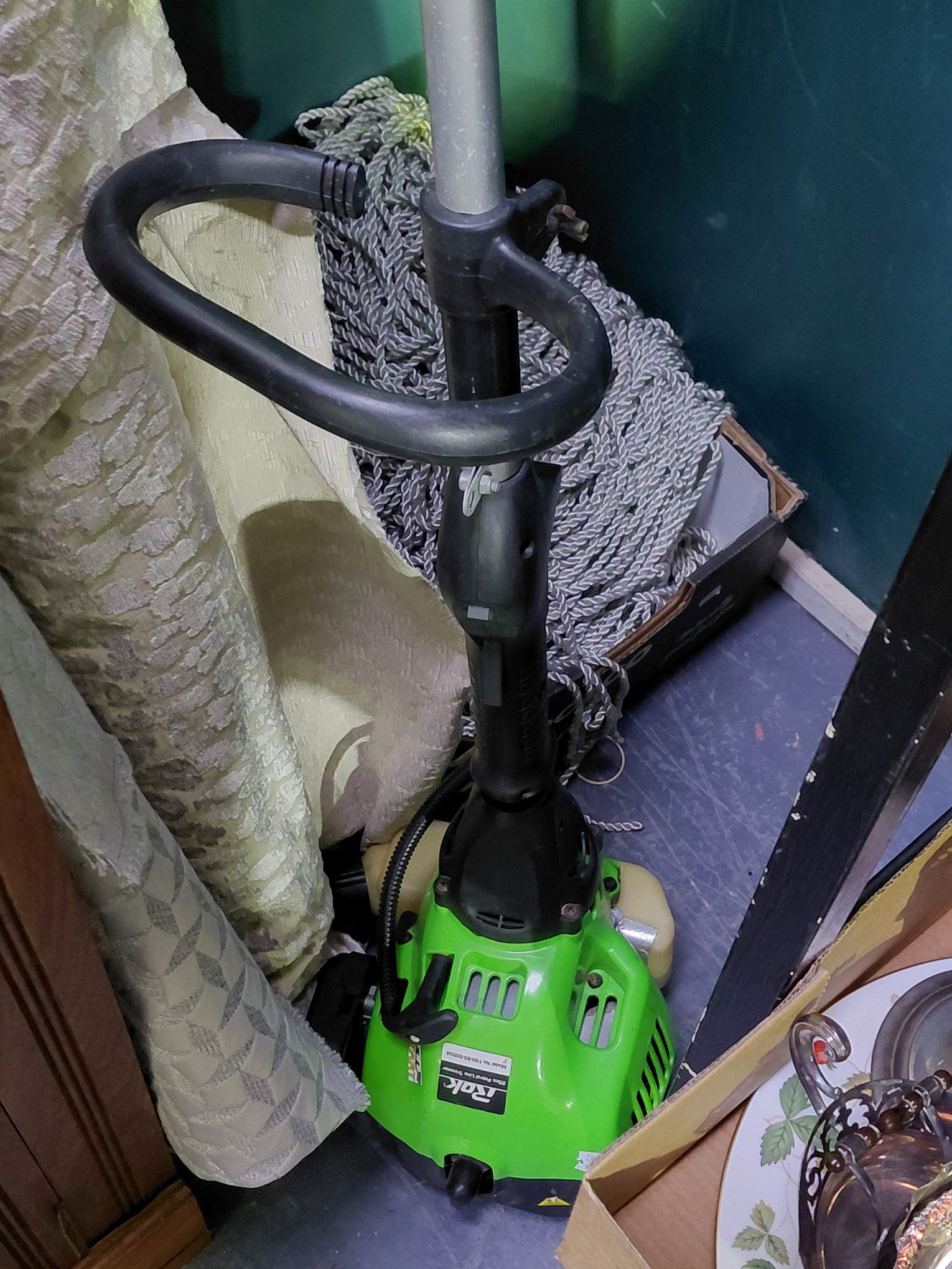 ROK LAWN TRIMMER