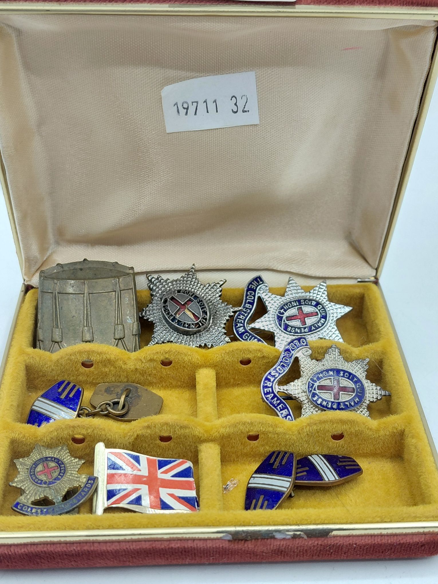 401 · COLDSTREAM GUARDS PINS AND BADGES
