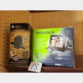 Film and Slide Converter with Digital Photo Frame