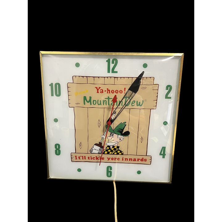 Reproduction Mountain Dew Pam Light Up Clock