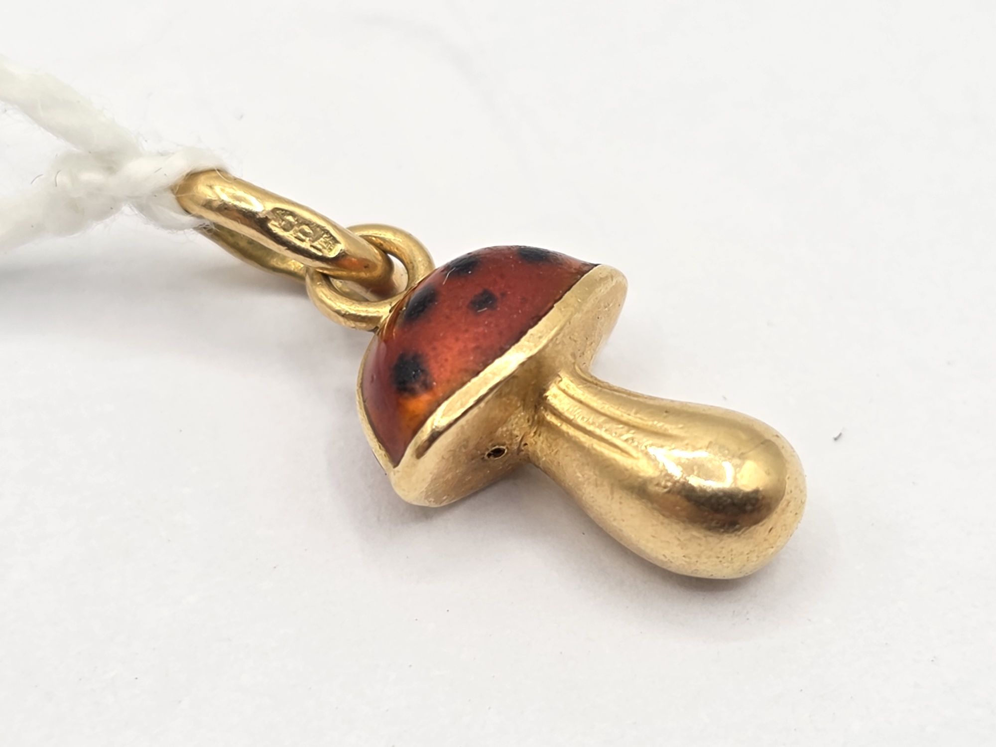 18ct Gold Enamel Charm