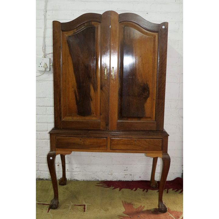 KIAAT DRINKS CABINET