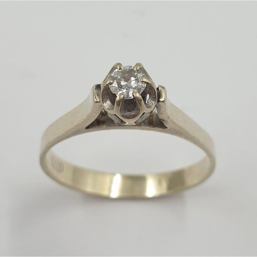 9ct W/G Diamond Ring