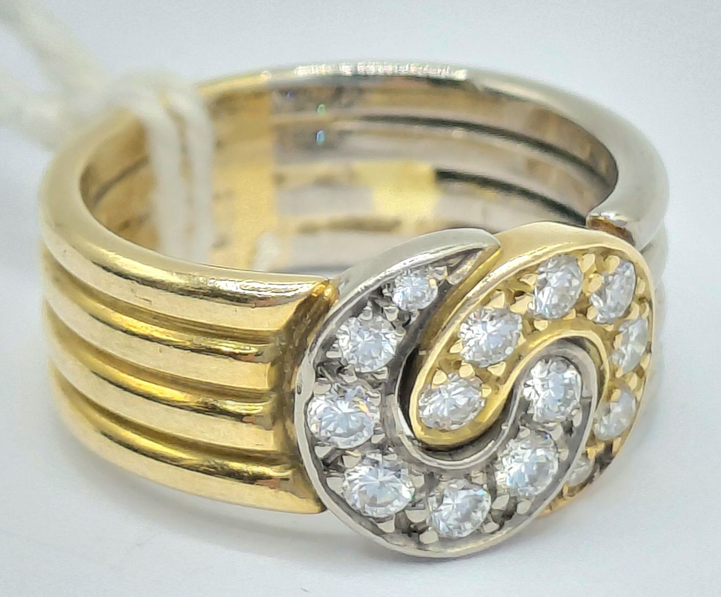 18ct Gold Diamond Ring