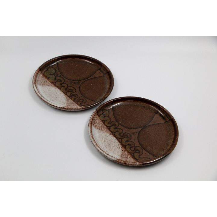 Brian Gartside - Two pottery plates
