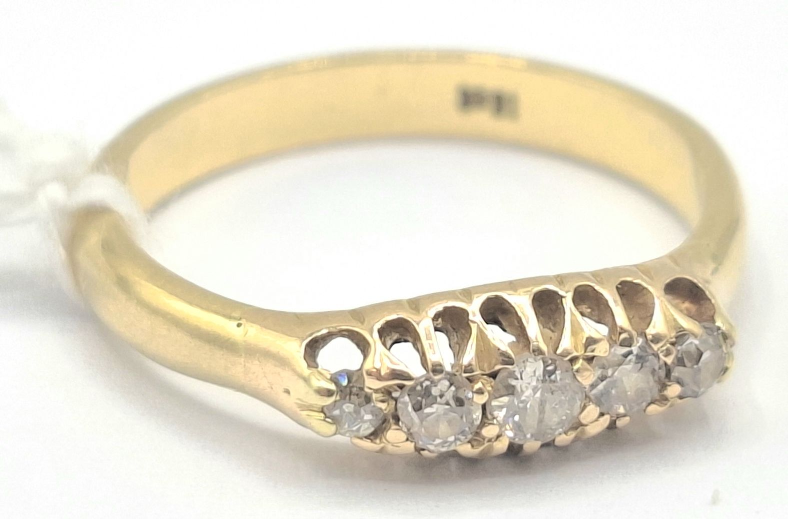 317 · 18CT DIAMOND ROW RING