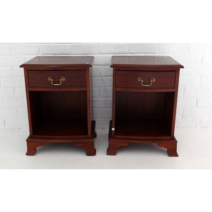 PAIR OF MAHOGANY PEDESTALS