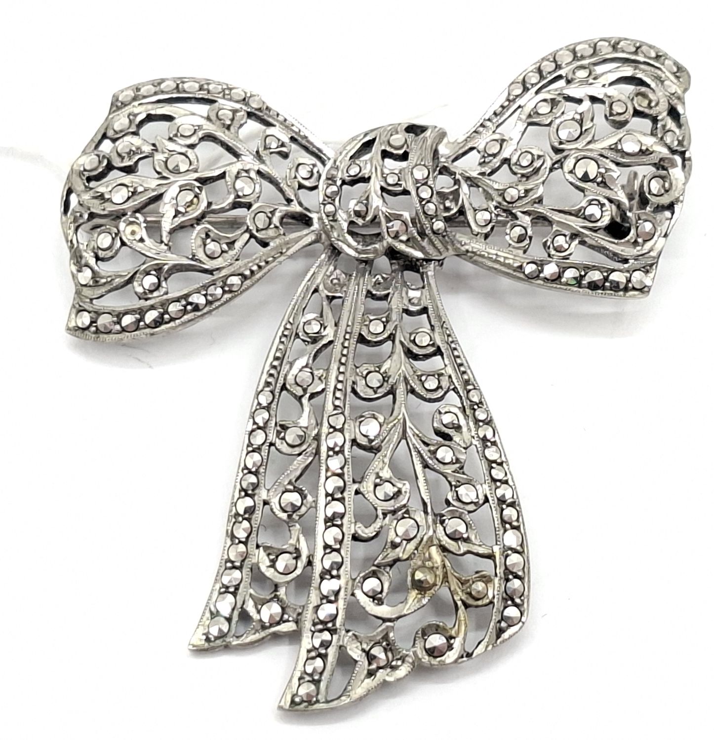 1014 · 835 SILVER BROOCH