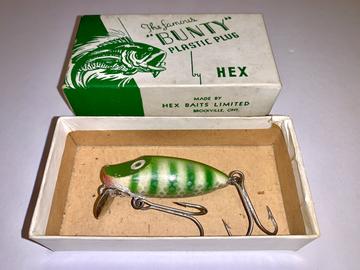 EARLY CANADIAN BOXED HEX BUNTY WITH PAPER INSERT