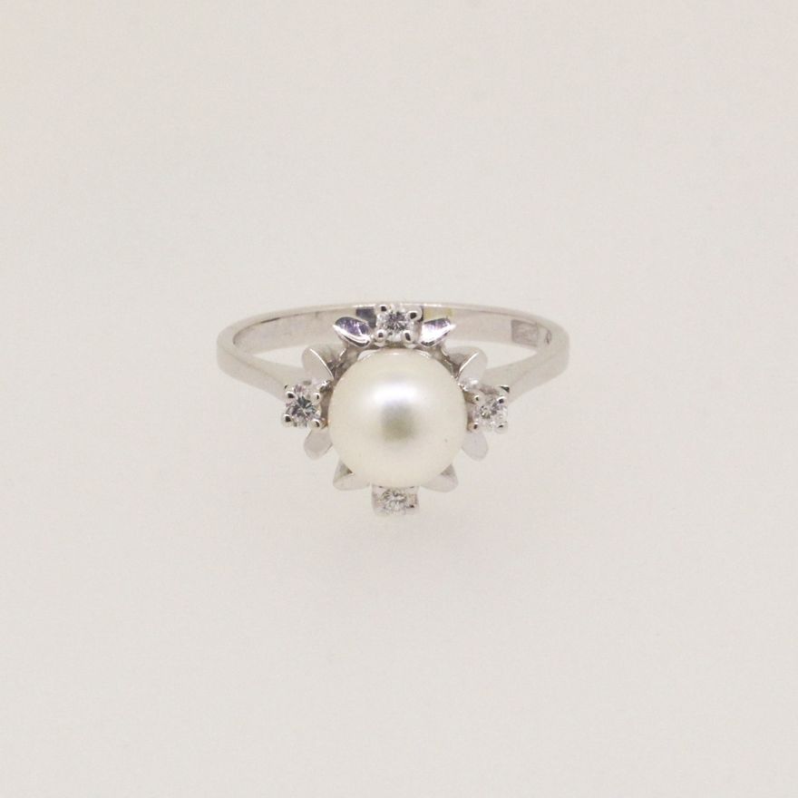 Pearl & Diamond Ring 4.01g
