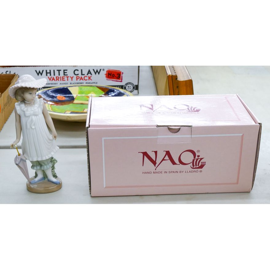 Lladro Nao Little Girl Figurine with Box 7''