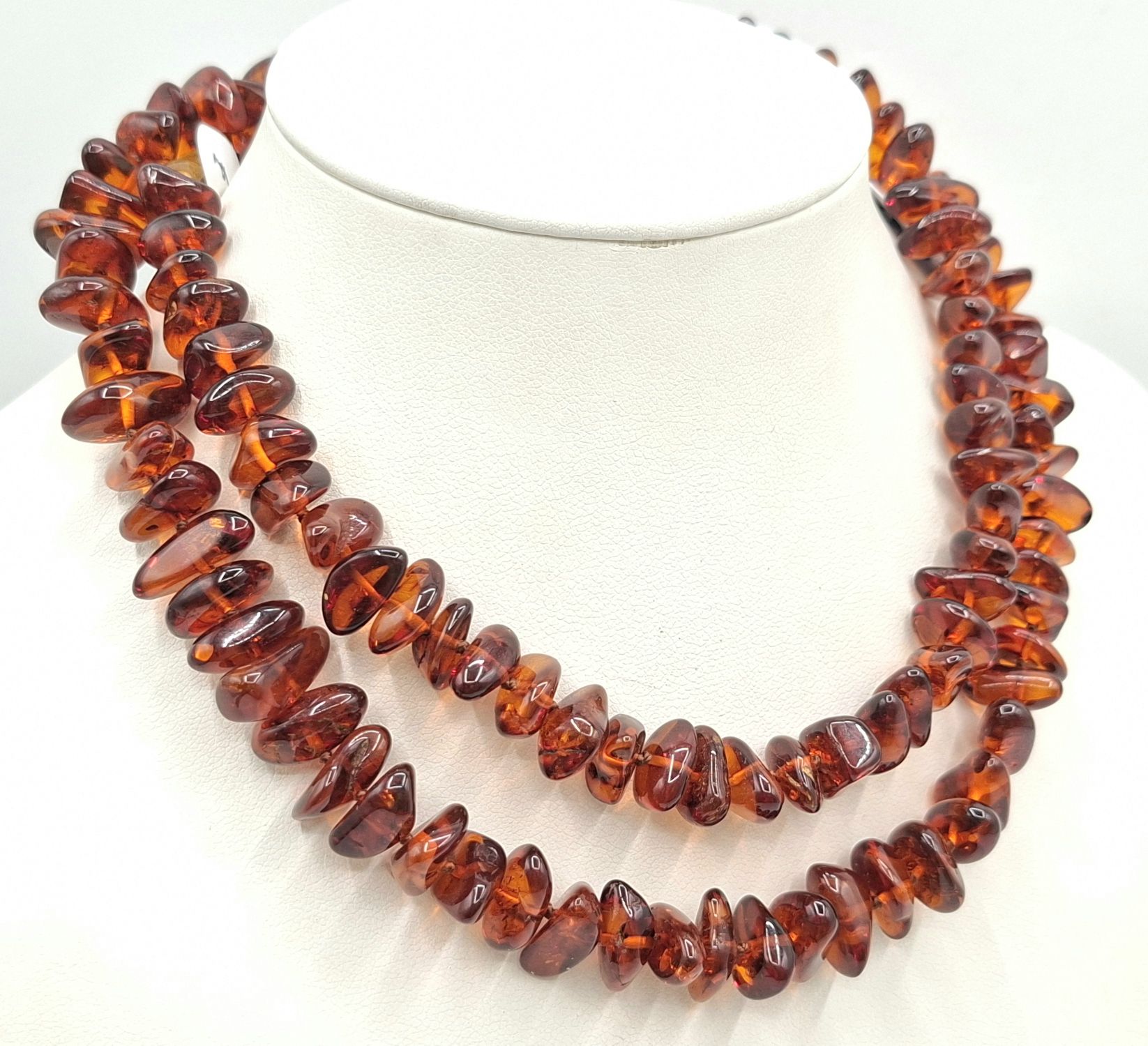1063 · AMBER BEADED NECKLACE