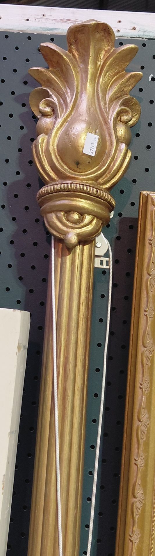 341 · EARLY CURTAIN RAIL