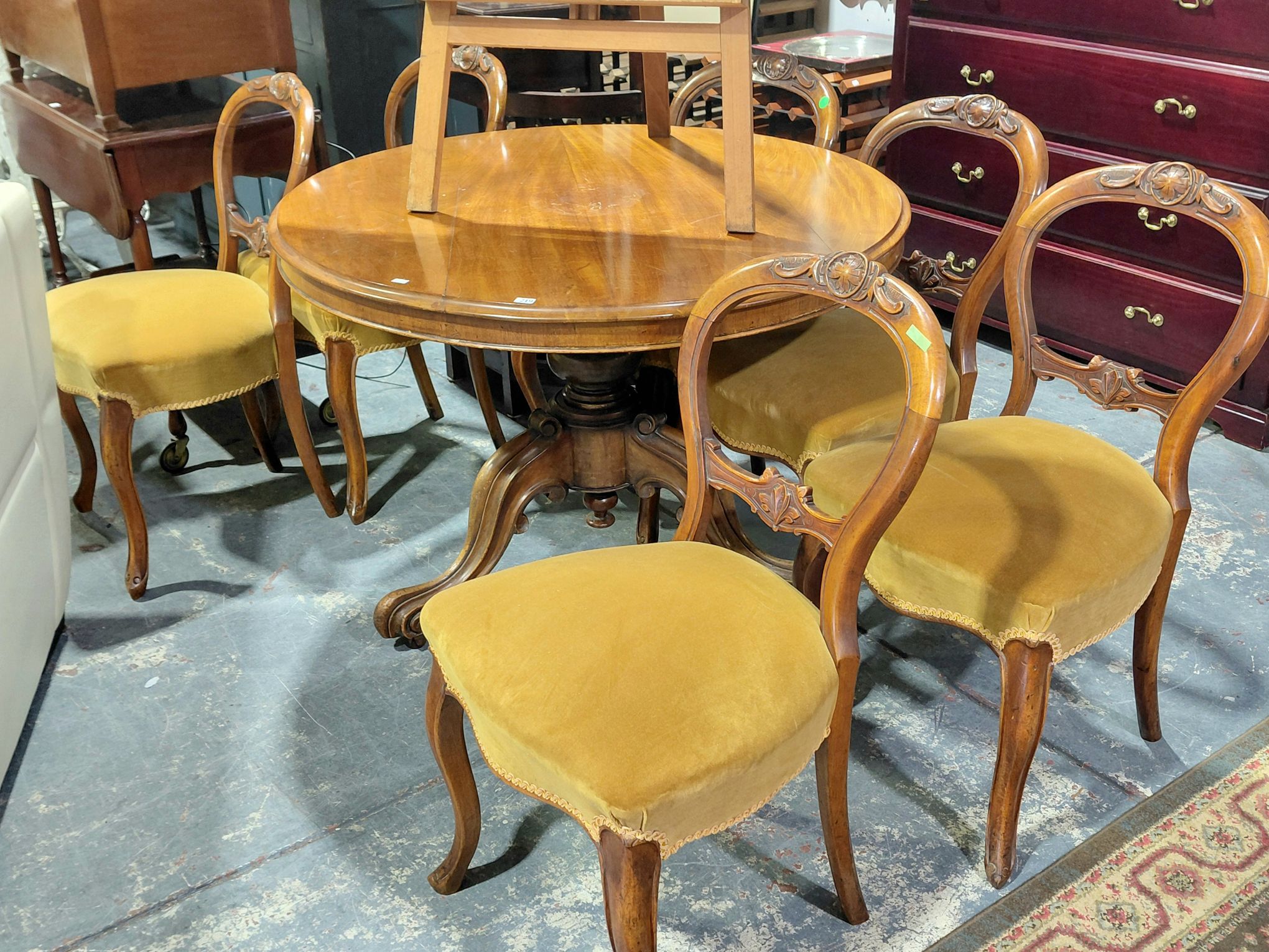 219 · MAHOGANY TABLE AND CHAIRS