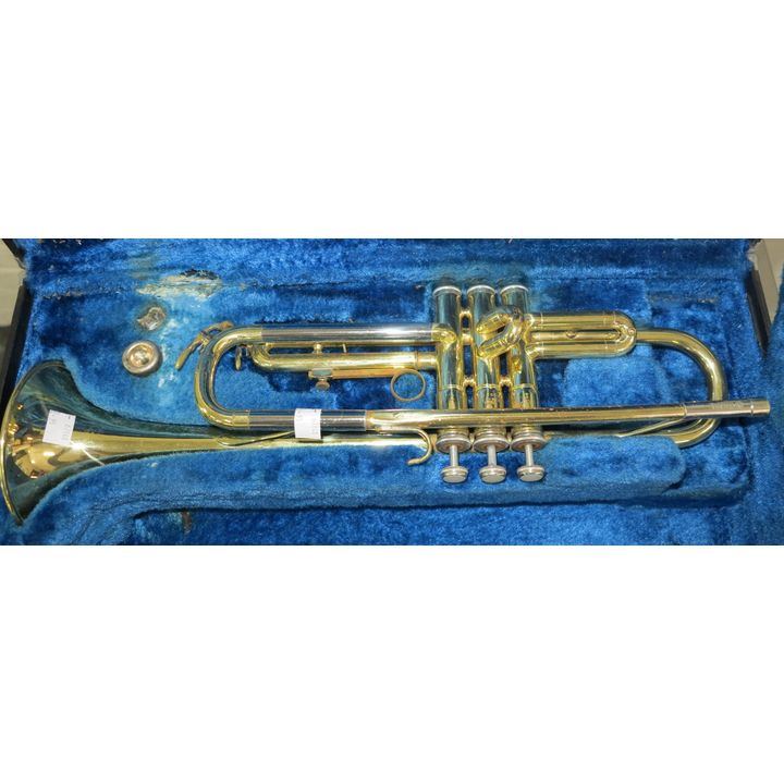 CASED YAMAHA YTR232 TRUMPET