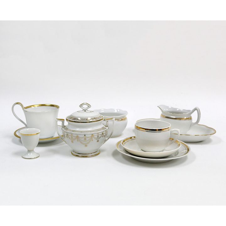 A quantity of Danish dinner and tea ware