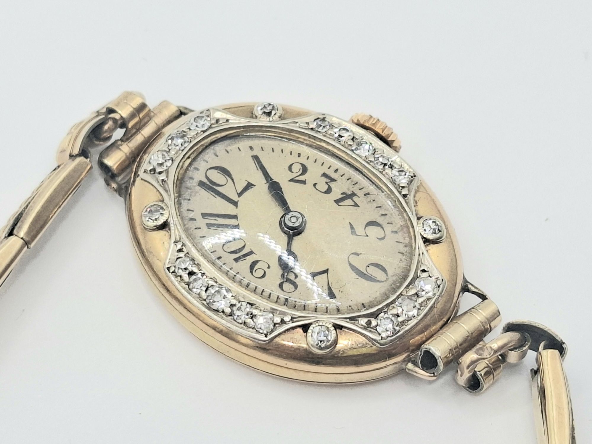 200 · ANTIQUE DIAMOND SET LADIES WRIST WATCH