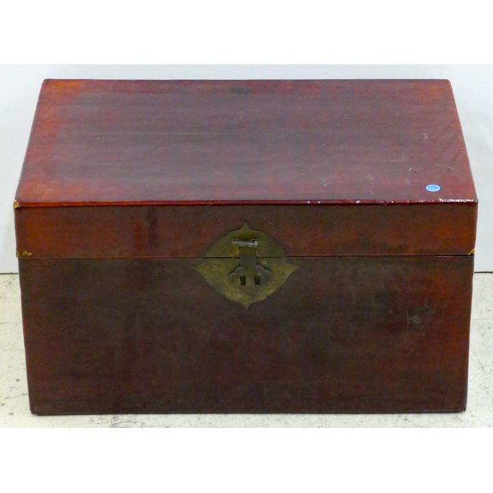 Old Chinese Lacquered Trunk 14''x25''x17'' - Breaks to back hinges