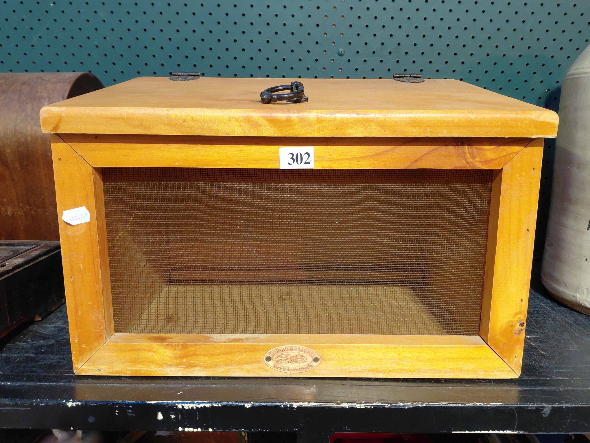 302 · BREAD BOX