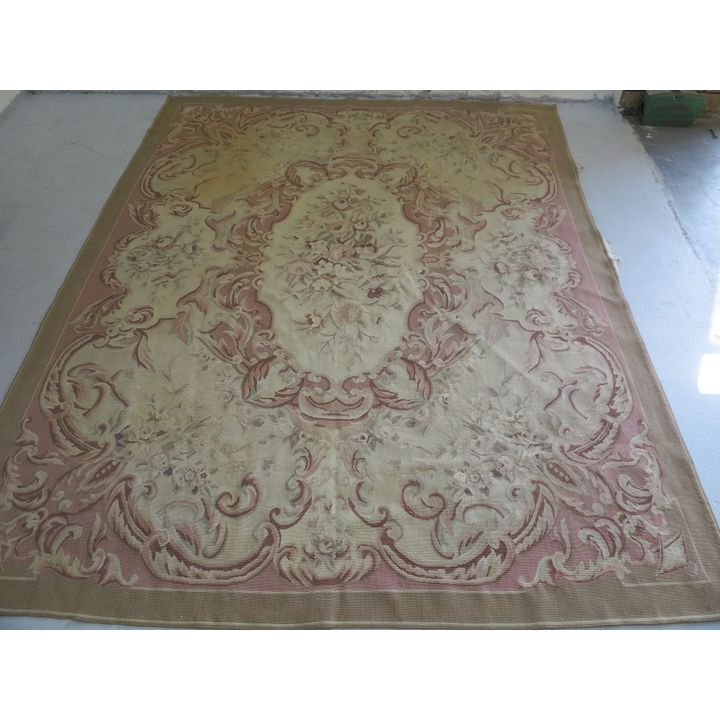 AUBUSSON STYLE CARPET